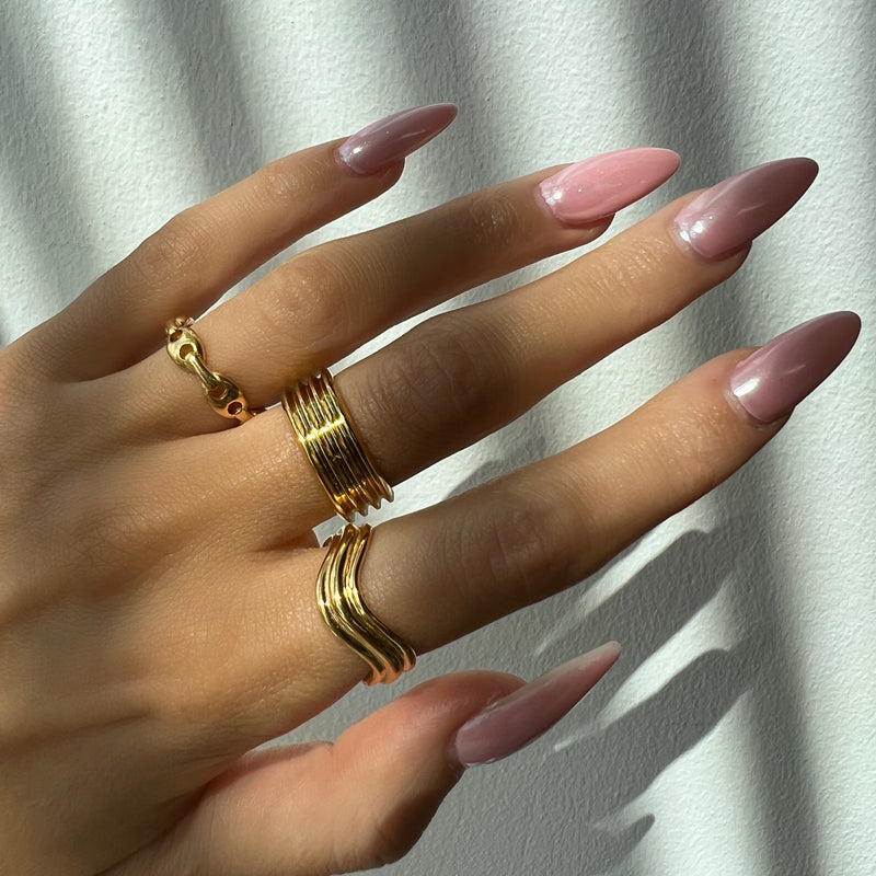 Nadia Ring