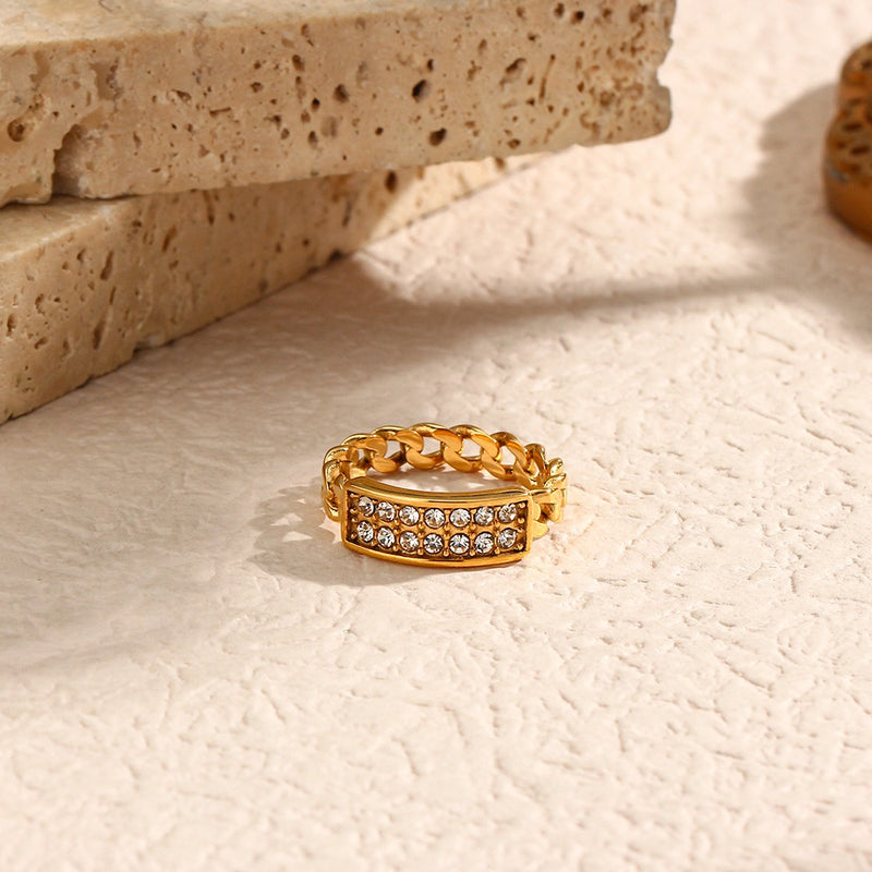 Hera Ring